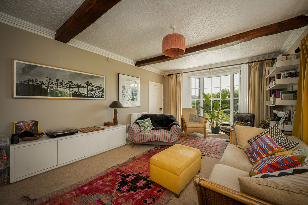 Sitting Room- click for photo gallery